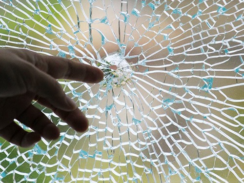 Những nguyên nhân gây nổ kính cường lực gia chủ cần lưu ý