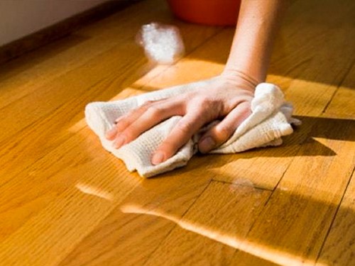 Chống nồm cho sàn nhà bằng than hoạt tính